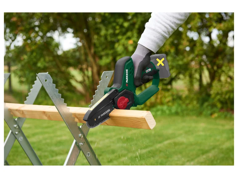 PARKSIDE® Mini-tronçonneuse à bois sans fil PGHSA 12 C3. 12 V